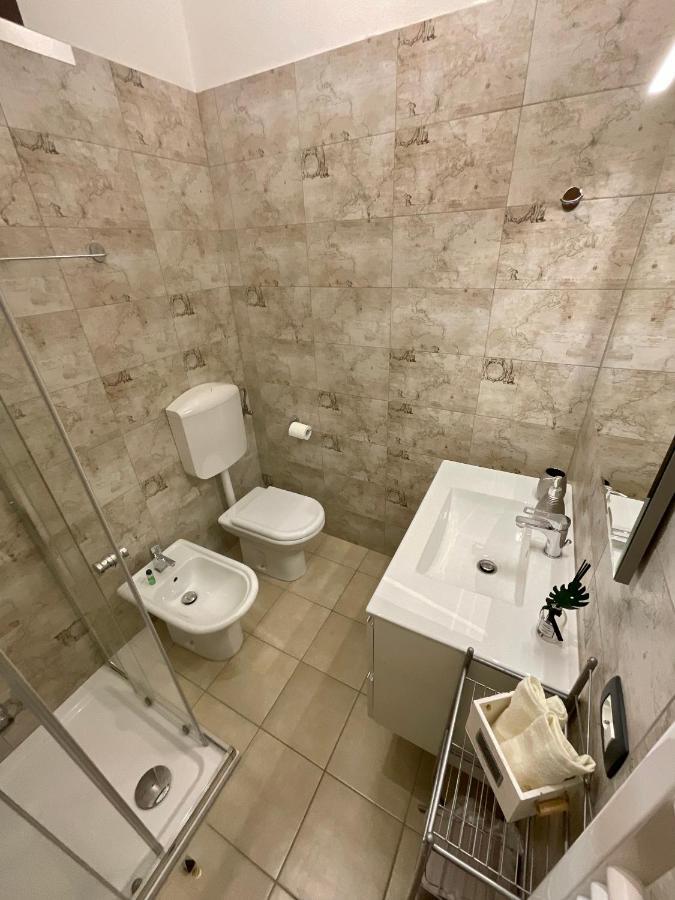 City Centre Life Apartment Верона Екстер'єр фото