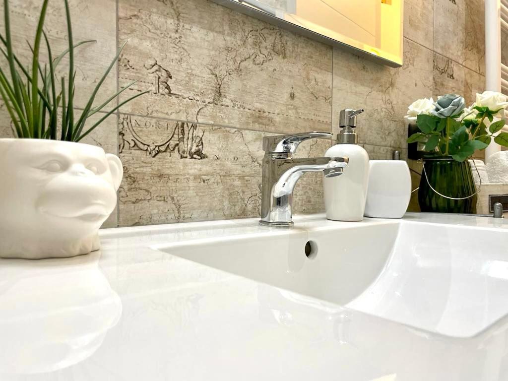 City Centre Life Apartment Верона Екстер'єр фото